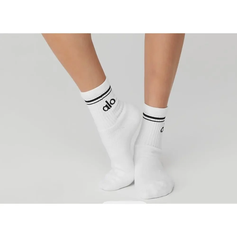 Alo Unisex Half Crew Throwback Socks Size Medium White and Black